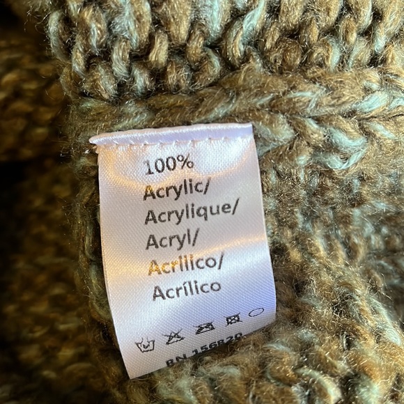 Allison of New York-Lovely and warm sequined sweater! - Picture 4 of 5